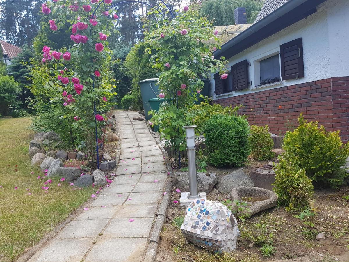 Gemuetliches Ferienhaus In Seenaehe Sewekow エクステリア 写真